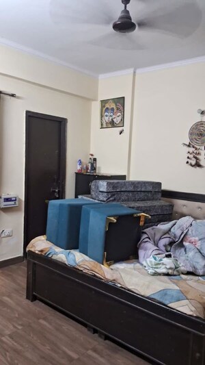 Living Room in 3 BHK Apartment at Amrapali Silicon City, Sector 76 – for Rent