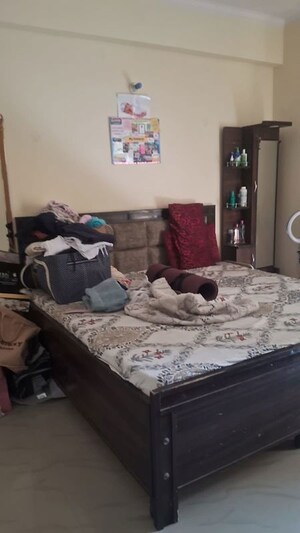 Living Room in 3 BHK Apartment at Amrapali Silicon City, Sector 76 – for Rent