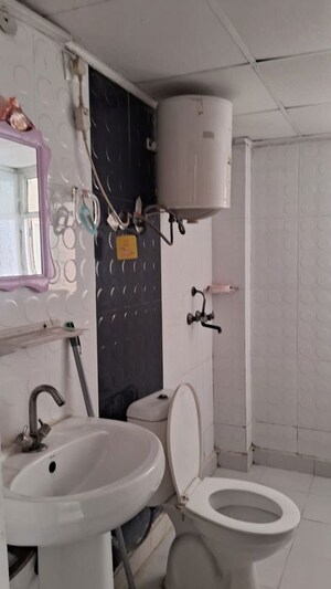 Bathroom in 3 BHK Apartment at Amrapali Silicon City, Sector 76 – for Rent