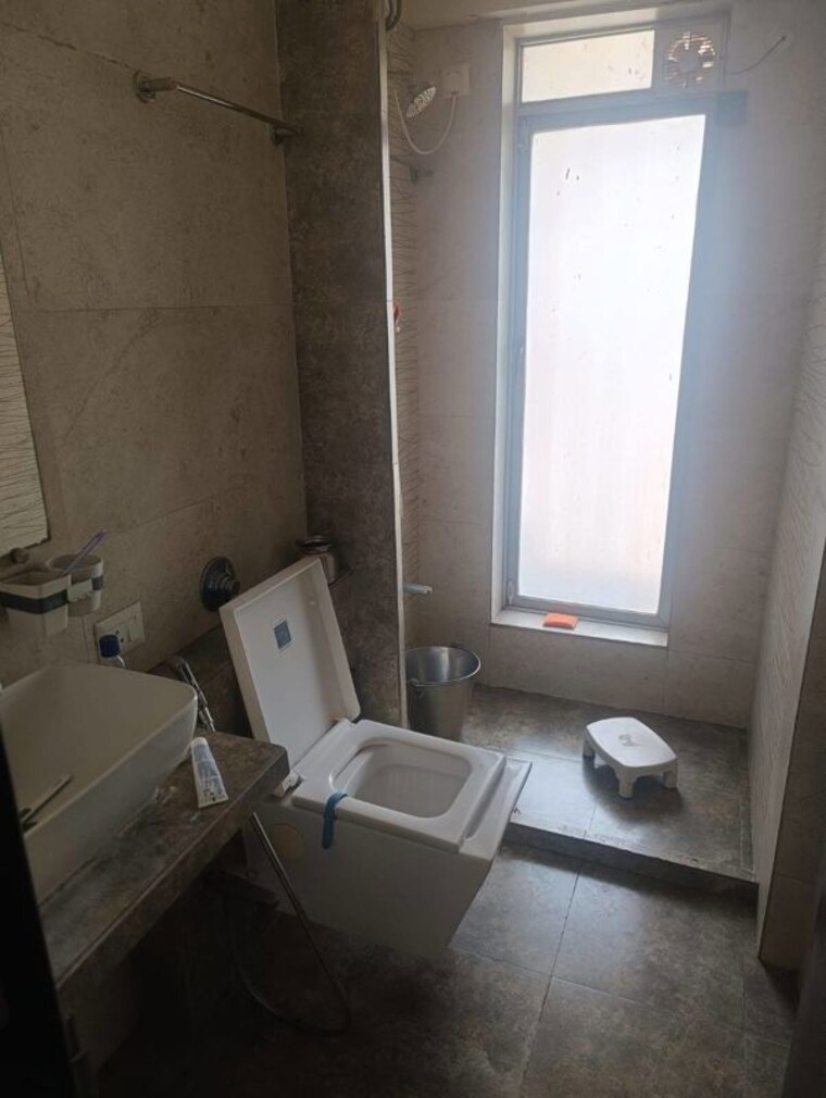 Bathroom, chandak-paloma 2 Bedroom 750 Sq.Ft. Apartment In Goregaon East Mumbai 10391482