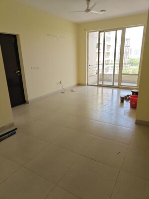 Living Room in 2.5 BHK Apartment at Indiabulls Centrum Park, Sector 103 – for Sale