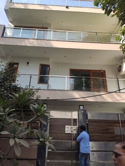 3 BHK + Pooja Room,Study Room Independent House For Rent in DLF City Phase 3