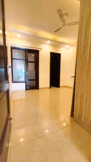 Room in 3 BHK Apartment at Chattarpur – for Rent