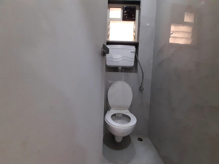 Bathroom, hill-top-chs-goregaon 3 Bedroom 2000 Sq.Ft. Independent House In Goregaon East Mumbai 10391501