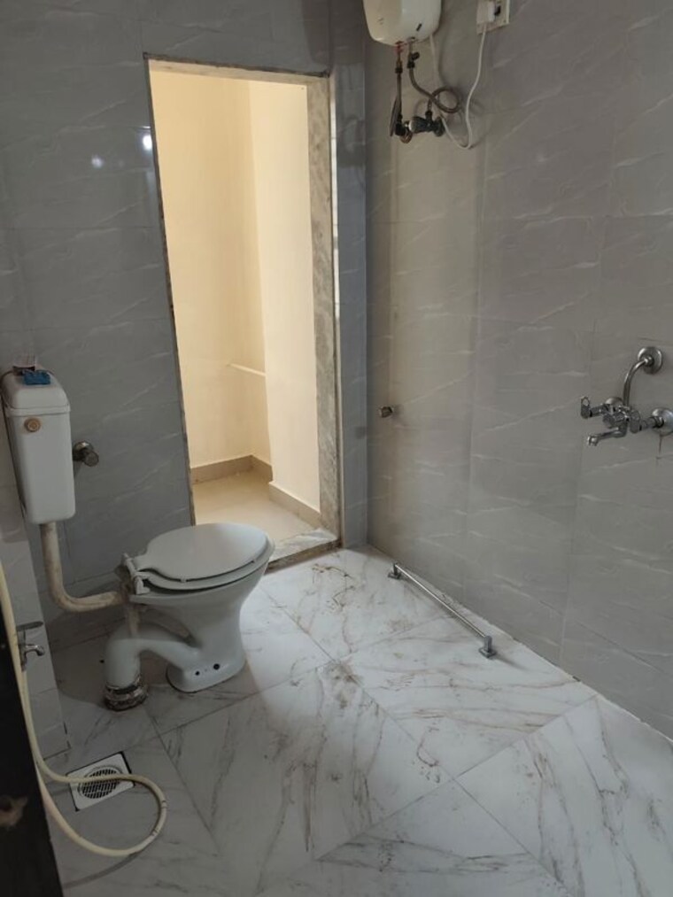 Bathroom, nityanand-baug 2 Bedroom 900 Sq.Ft. Apartment In Chembur Mumbai 10391533