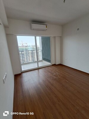 Room in 4 BHK Apartment at Godrej Woods, Sector 43 – for Rent