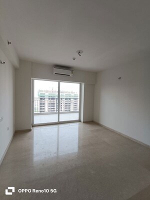 Room in 4 BHK Apartment at Godrej Woods, Sector 43 – for Rent