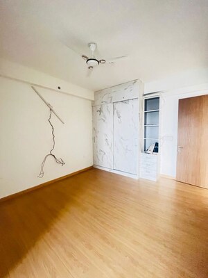 Room in 3 BHK Apartment at Godrej Woods, Sector 43 – for Rent