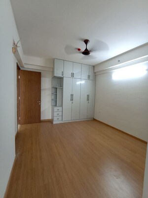 Room in 3 BHK Apartment at Godrej Woods, Sector 43 – for Rent