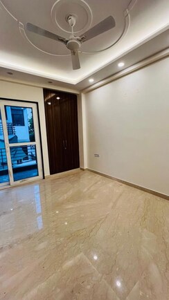 3 BHK + Servant Room Builder Floor For Sale in Sushant Lok III