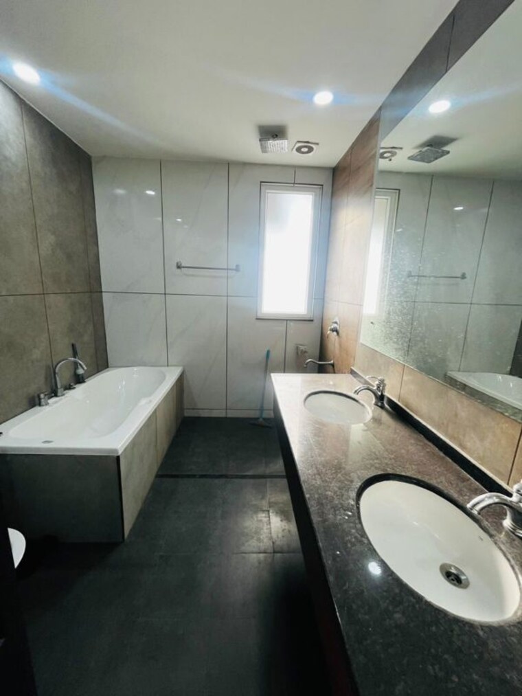 Team Area, dasnac-burj 4 Bedroom 3300 Sq.Ft. Apartment In Sector 75 Noida 10391643