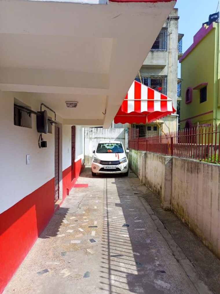 Parking, mukundapur 5 Bedroom 3000 Sq.Ft. Independent House In Mukundapur Kolkata 10391644