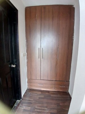 Furnished Amenities in 3 BHK Apartment at Prateek Wisteria, Sector 77 – for Rent