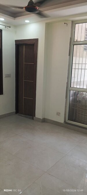 Room in 2.5 BHK Builder Floor at Shalimar Garden – for Sale