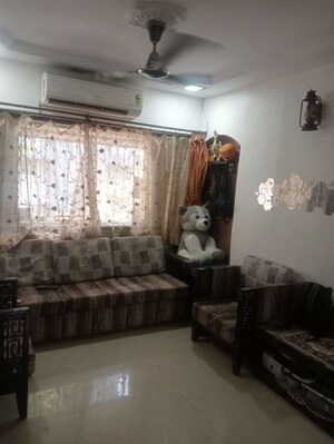 Living Room in 2 BHK Apartment at Andheri West – for Rent