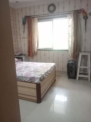 Bedroom in 2 BHK Apartment at Andheri West – for Rent