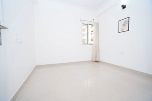 Room in 3 BHK Apartment at JM Florance, Tech Zone 4 Greater Noida – for Sale
