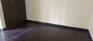 Room in 3.5 BHK Apartment at Indosam75, Sector 75 – for Rent