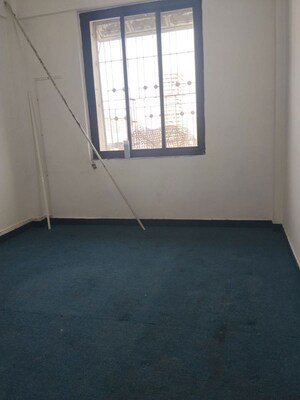 Bedroom in 3 BHK Apartment at Lokhandwala Complex – for Rent