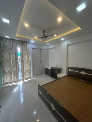 Room in 2 BHK Apartment at Saarrthi Skybay, Mahalunge – for Rent