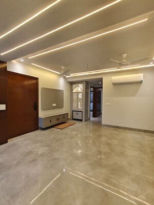 Room in 2 BHK Apartment at Palm Residency Chhatarpur, Chattarpur – for Rent