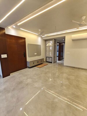 Room in 2 BHK Apartment at Palm Residency Chhatarpur, Chattarpur – for Rent