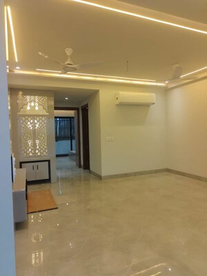 Room in 2 BHK Apartment at Palm Residency Chhatarpur, Chattarpur – for Rent