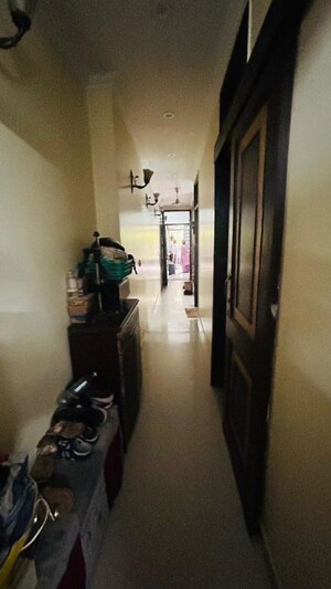 Furnished Amenities in 2 BHK Builder Floor at Malviya Nagar – for Rent
