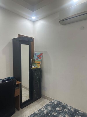 Furnished Amenities in 2 BHK Builder Floor at Malviya Nagar – for Rent