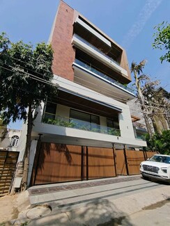 4 BHK + Extra Room Builder Floor For Sale in Sushant Lok I