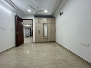 Room in 3 BHK Apartment at Palm Residency Chhatarpur, Chattarpur – for Rent
