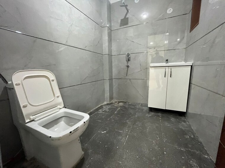 Bathroom, palm-residency-chhatarpur 3 Bedroom 1350 Sq.Ft. Apartment In Chattarpur Delhi 10391977