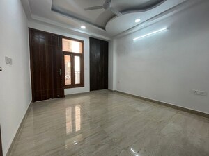 Room in 3 BHK Apartment at Palm Residency Chhatarpur, Chattarpur – for Rent