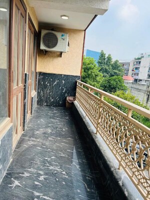 3 BHK Builder Floor – Exterior View View at Paryavaran Complex - for Rent