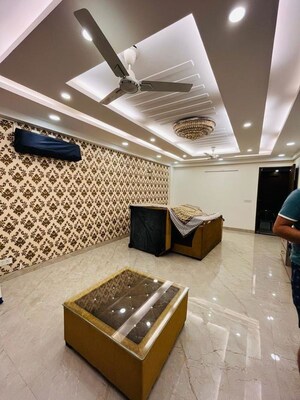 Team Area in 3 BHK Builder Floor at Paryavaran Complex – for Rent