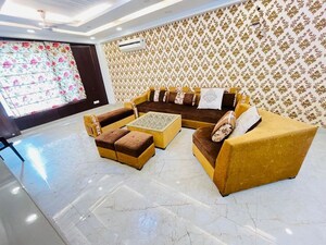 Living Room in 3 BHK Builder Floor at Paryavaran Complex – for Rent