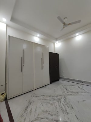 Room in 3 BHK Apartment at Palm Residency Chhatarpur, Chattarpur – for Rent
