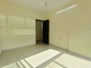Room in 2 BHK Apartment at Godrej Central, Chembur – for Rent