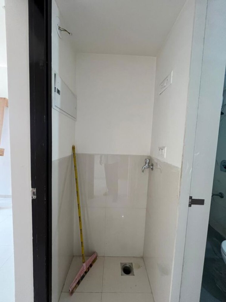 Bathroom, lodha-golden-dream 2 Bedroom 650 Sq.Ft. Apartment In Dombivli East Thane 10392006