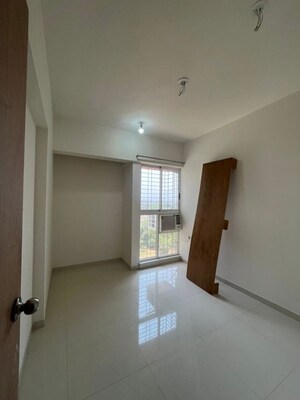 Room in 2 BHK Apartment at Lodha Golden Dream, Dombivli East – for Rent