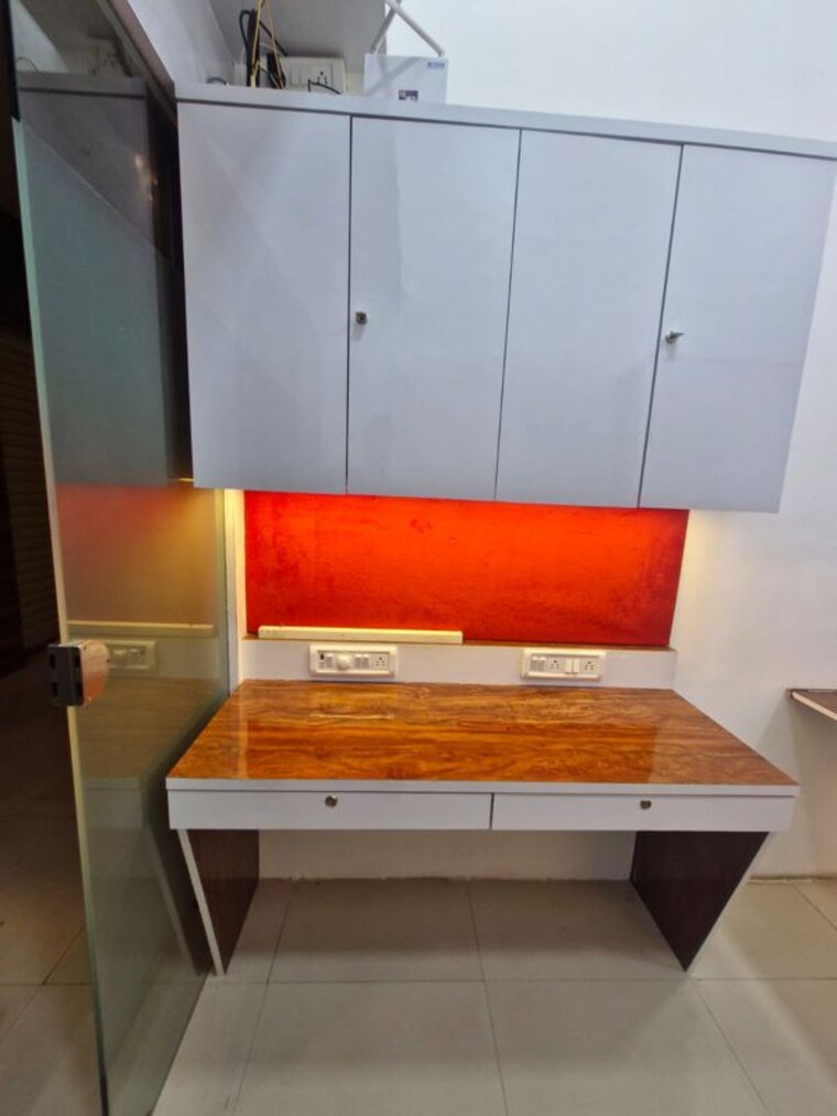 undefined, express-zone Commercial Office Space 120 Sq.Ft. In Malad East Mumbai 10392015