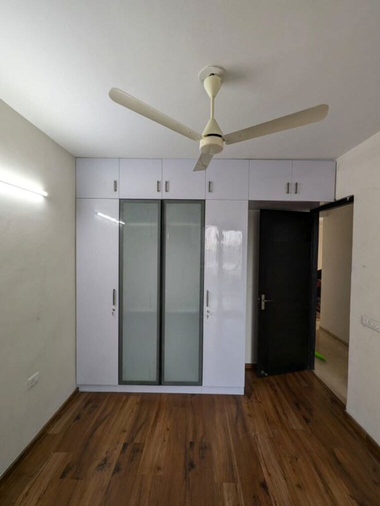 Room, signature-global-park 3 Bedroom 1081 Sq.Ft. Builder Floor In Sohna Sector 36 Gurgaon 10392054