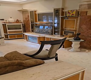 Living Room in 2 BHK Apartment at Dadar East – for Rent