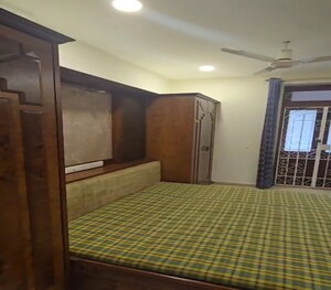 Bedroom in 2 BHK Apartment at Dadar East – for Rent