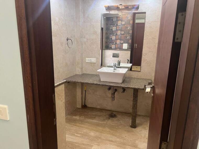 Kitchen, greater kailash ii 3 Bedroom 2000 Sq.Ft. Builder Floor In Greater Kailash ii Delhi 10392052
