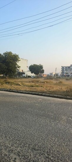 Plot For Sale in Sector 84