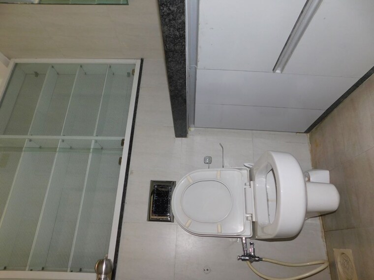 Bathroom, godrej-central 3 Bedroom 1050 Sq.Ft. Apartment In Chembur Mumbai 10392059