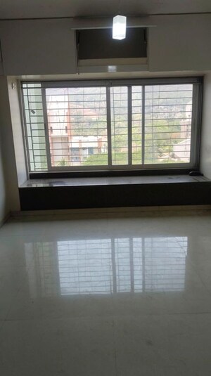 Room in 2 BHK Apartment at Kanakia Spaces Niharika, Manpada – for Rent