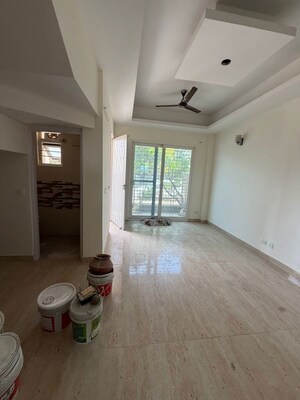 Room in 3 BHK Villa at Gaur Yamuna City, Gaur Yamuna City – for Rent