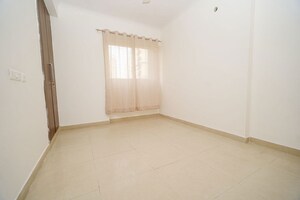 Room in 3 BHK Apartment at Saya Zion, Sector 4 Greater Noida – for Sale